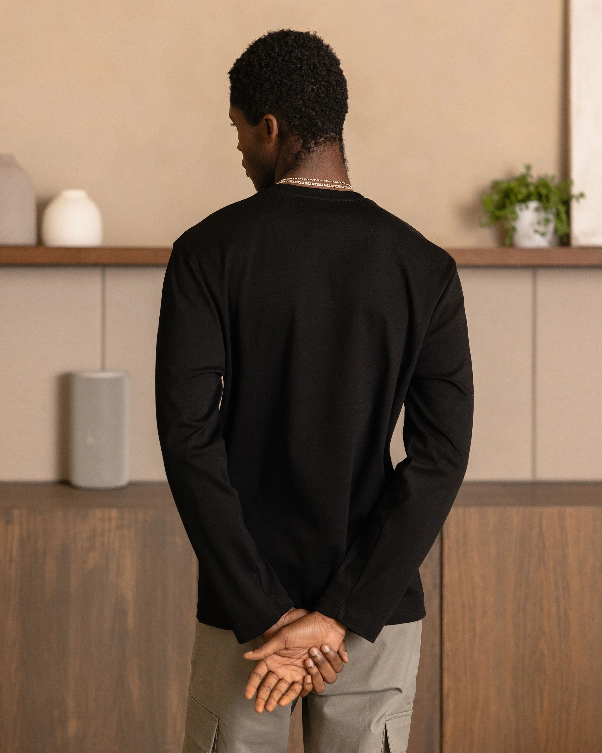 ESSENTIAL CREWNECK BLACK - Image 3